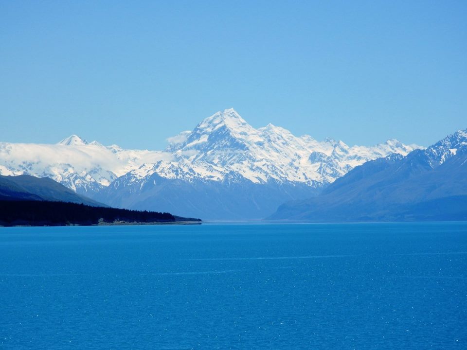 Mount Cook at Lake Pukaki, New Zealand