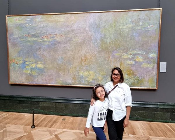 Mom and Lara at the National Gallery