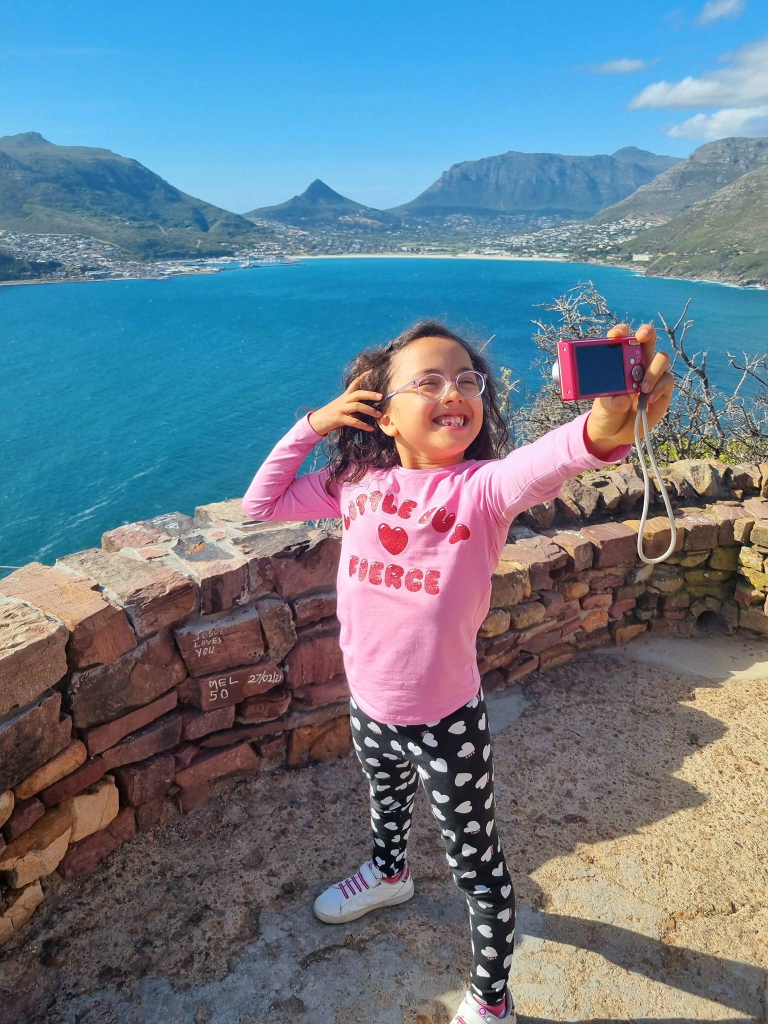 Lara The Explorer: Selfie in South Africa
