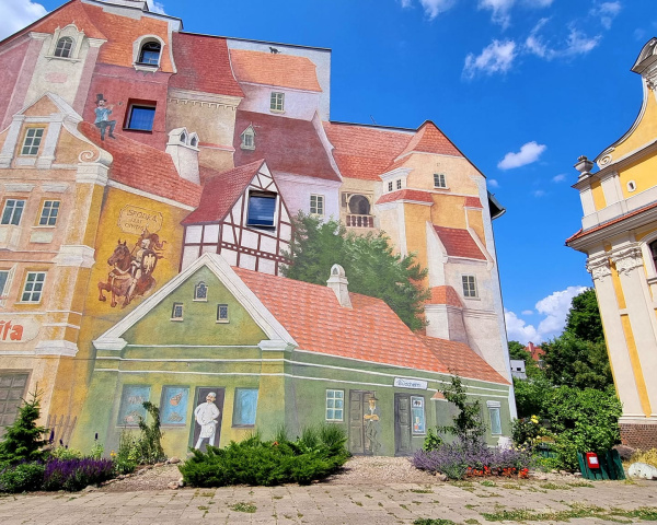 A mural celebrating the historical town of Śródka - Poznan